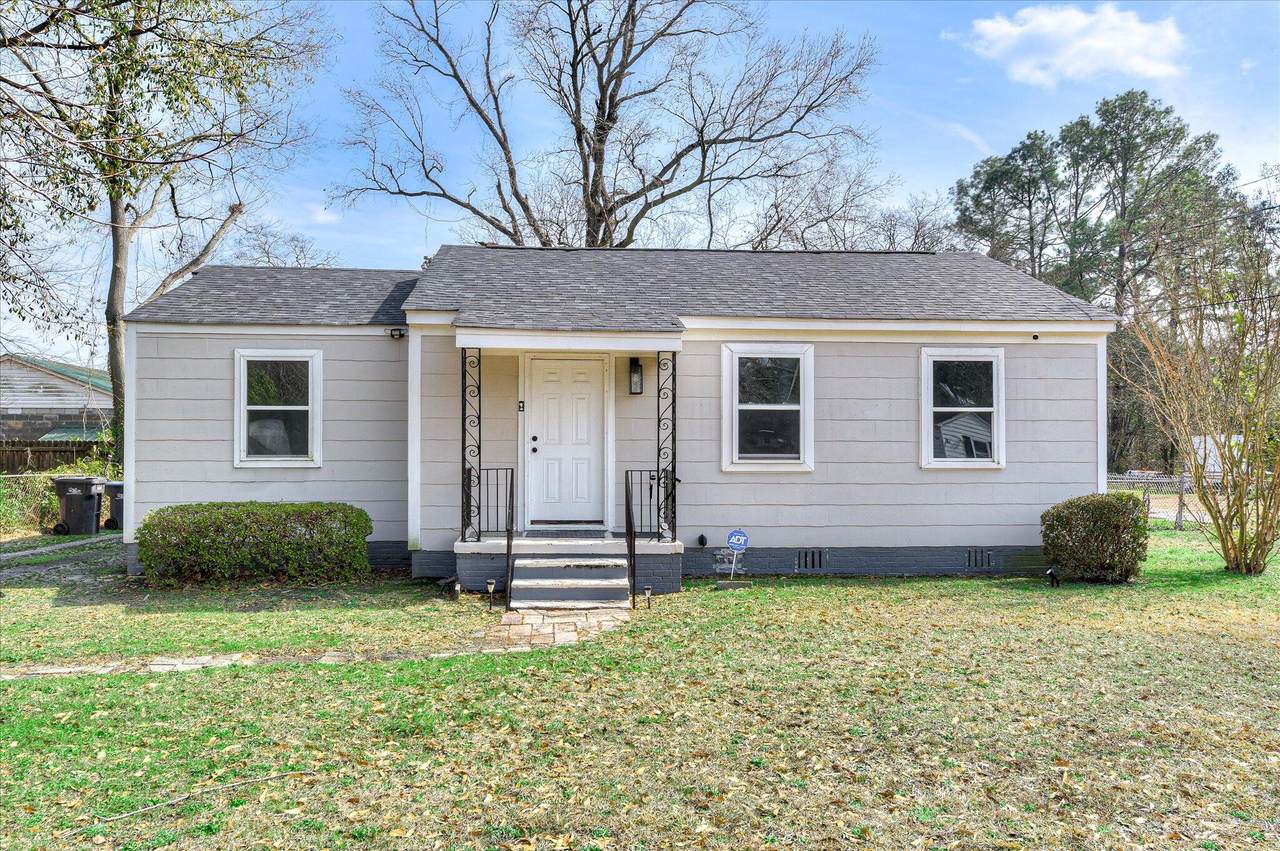 212 Barrow Drive - Photo 1