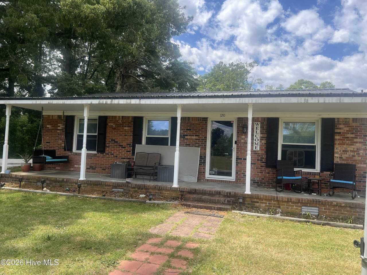 120 Claredon Avenue - Photo 1