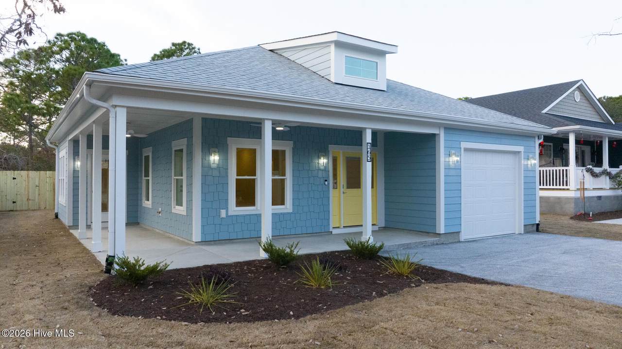 165 4th Street - Photo 1