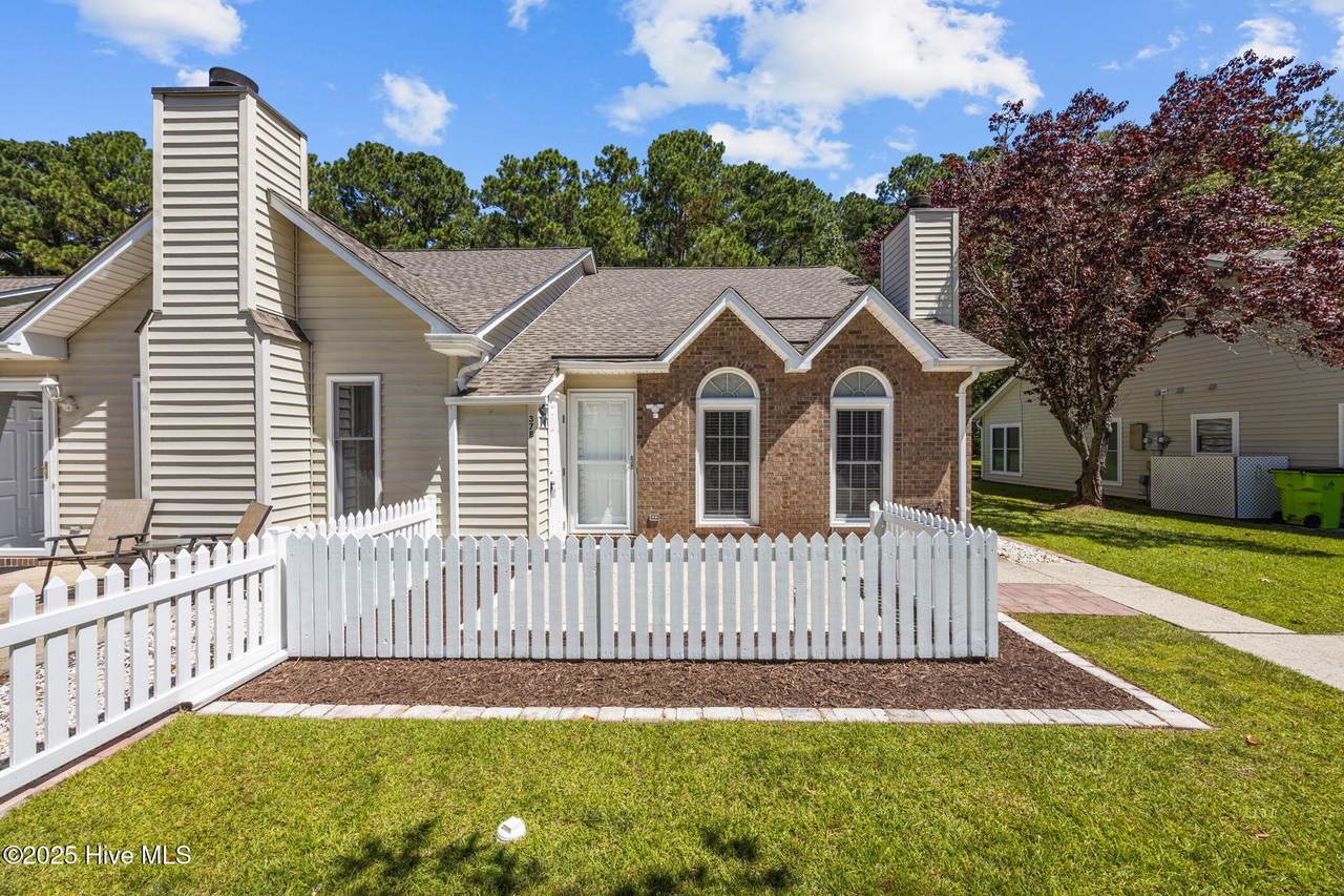37b Mulberry Lane - Photo 1