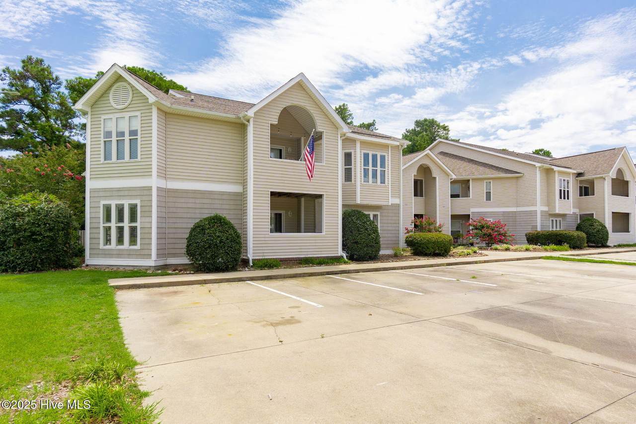 424 Commerce Avenue - Photo 1