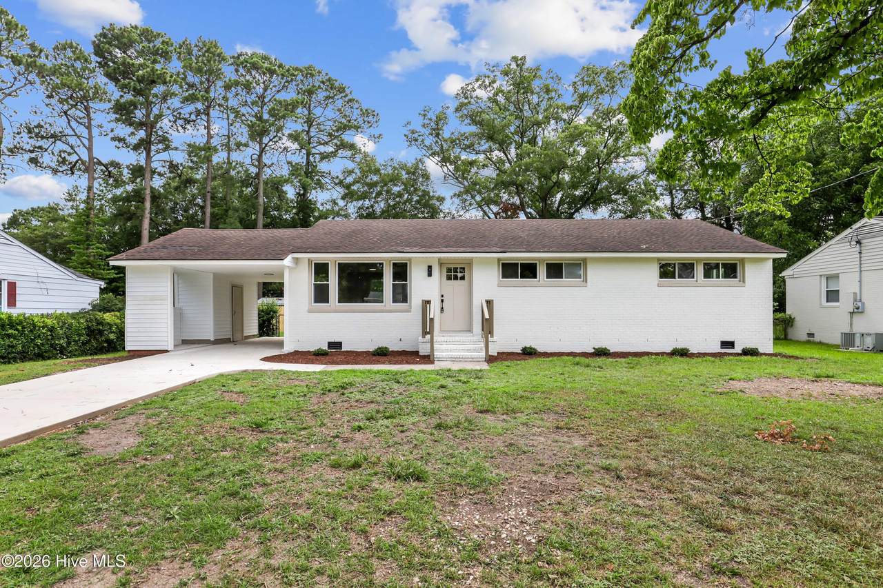 105 Sumpter Drive - Photo 1