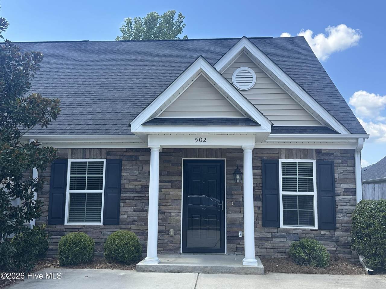 502 York Loop - Photo 1