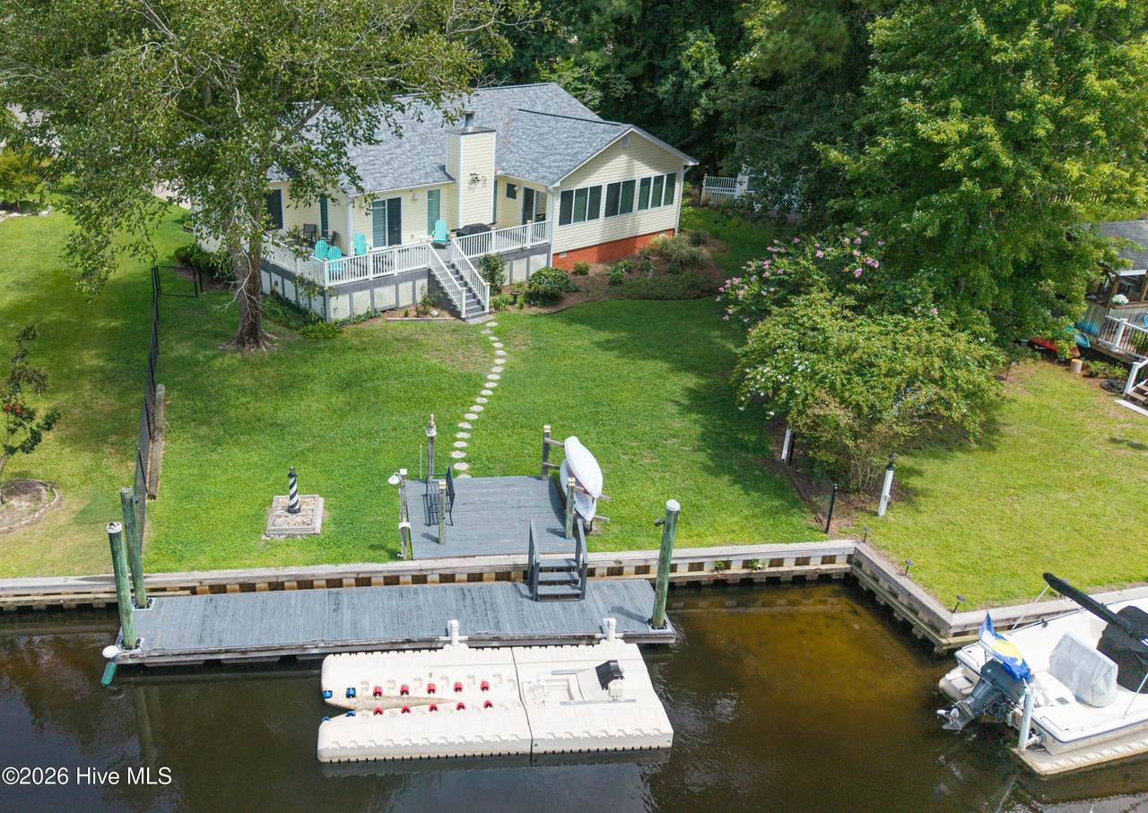 109 Commander Circle - Photo 1