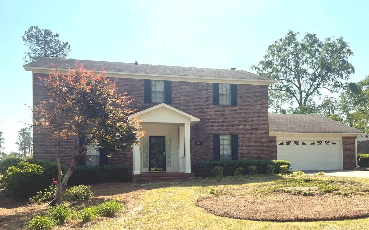 2944 Foxhall Circle - Photo 1