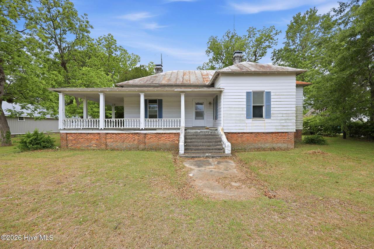 211 Pollock Street - Photo 1