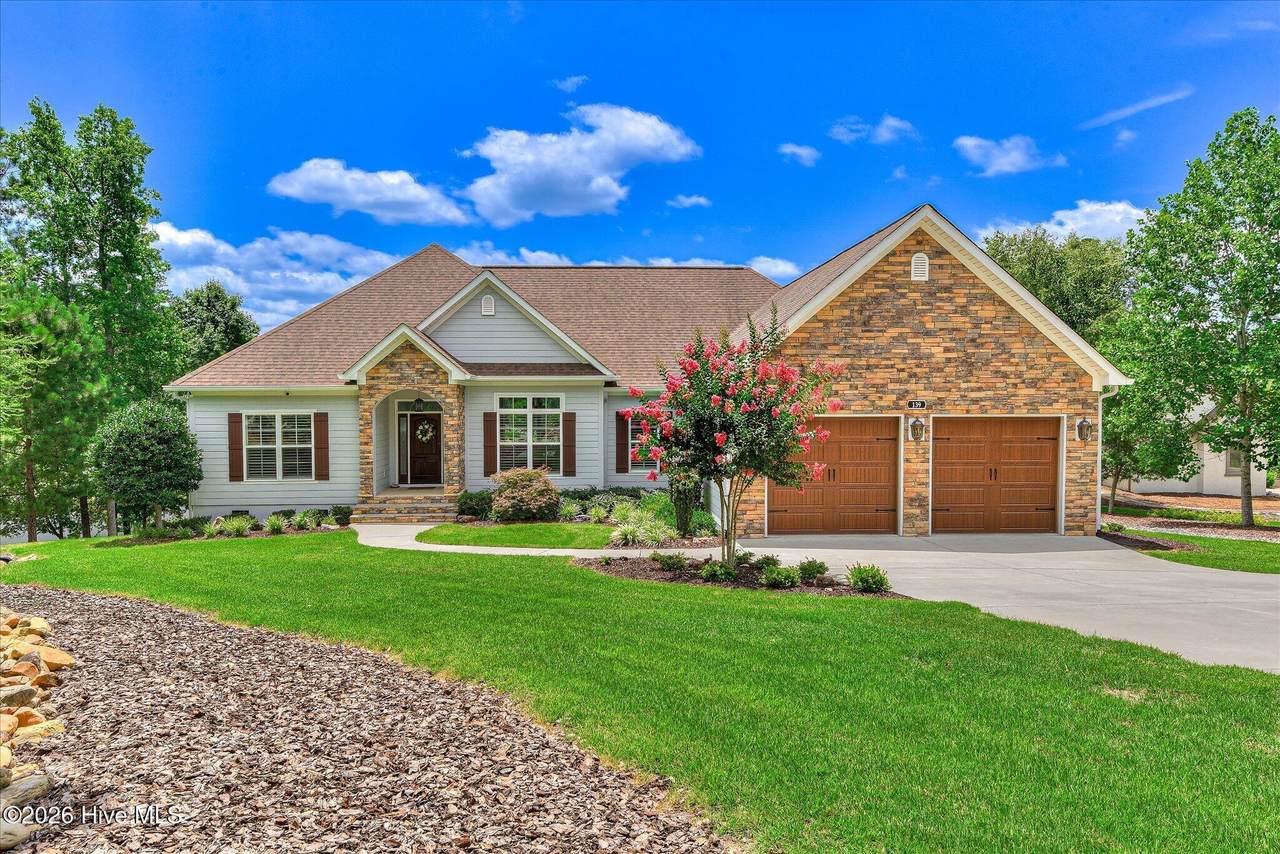 139 Laurens Drive - Photo 1
