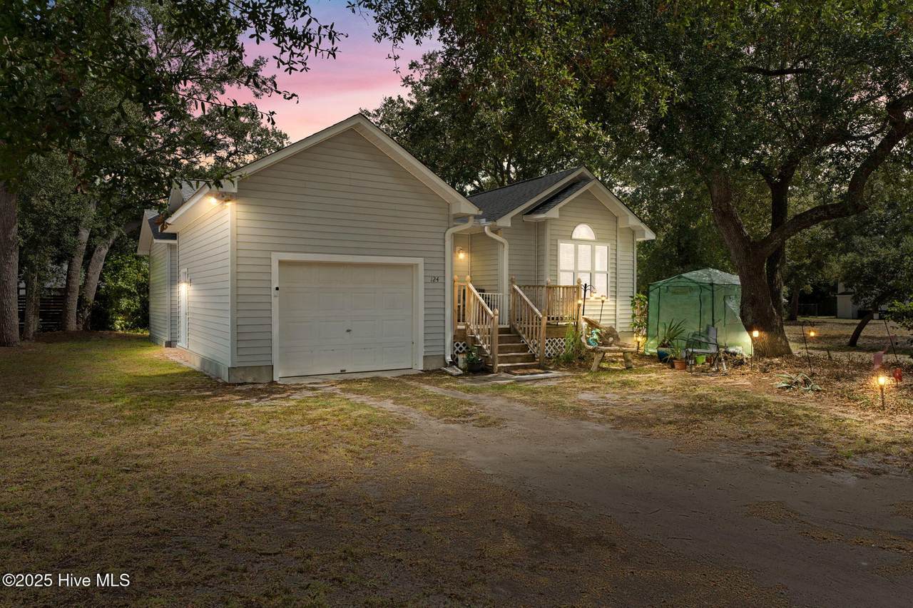 124 8th Street - Photo 1