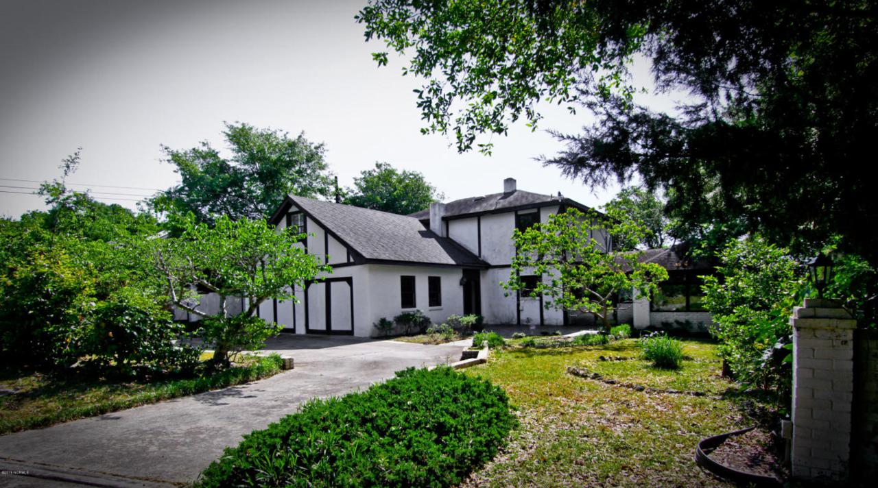 8604 Bald Eagle Lane, Wilmington, NC 28411 (MLS #100010880) :: Century 21 Sweyer & Associates