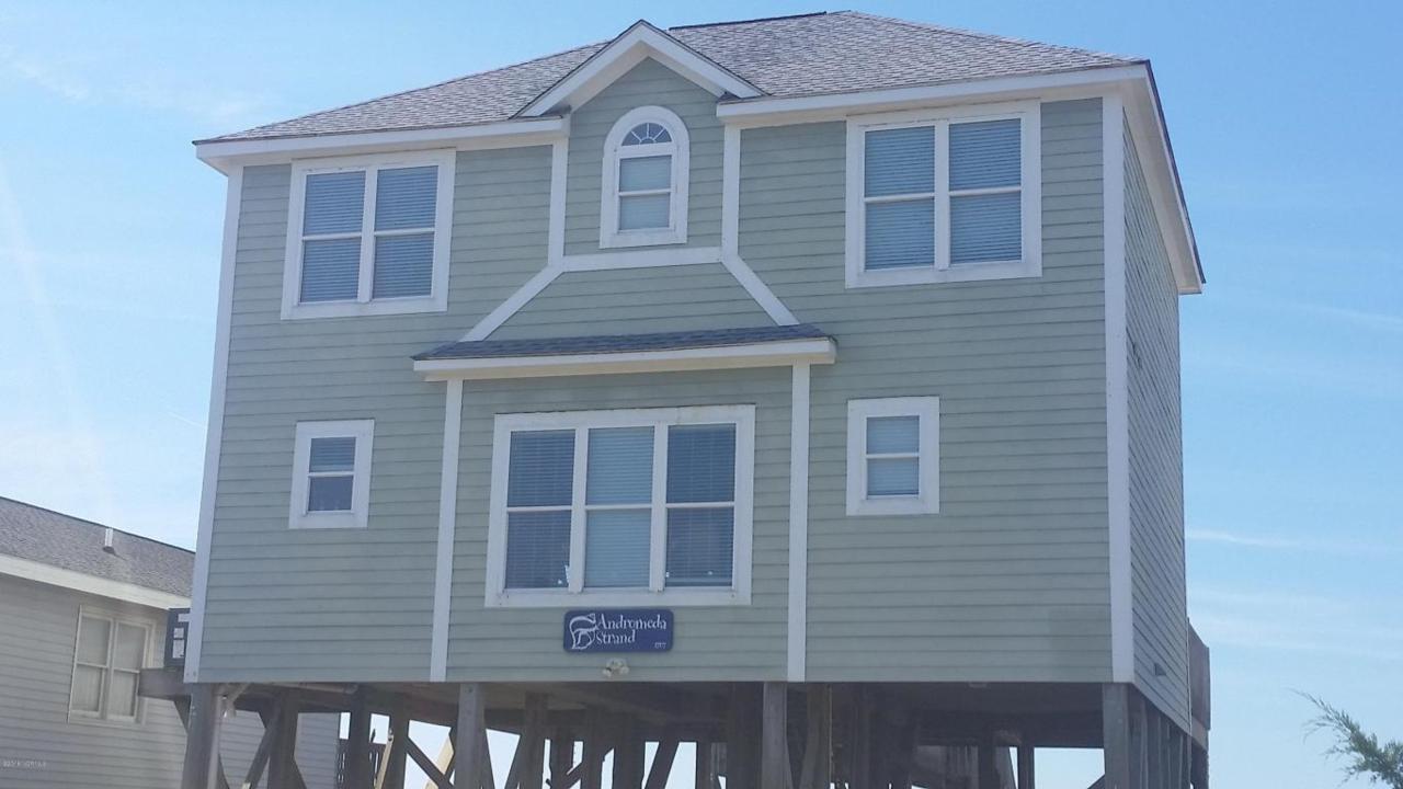 1707 W Beach Drive, Oak Island, NC 28465 (MLS #100017477) :: Century 21 Sweyer & Associates