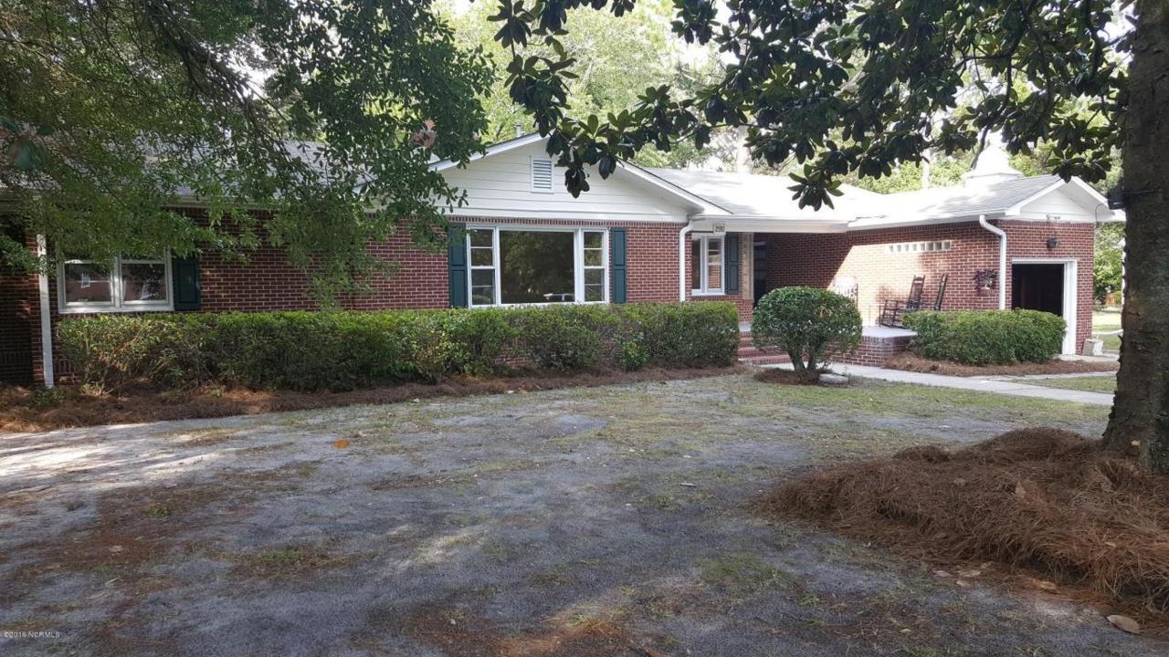 2911 Oleander Drive - Photo 1