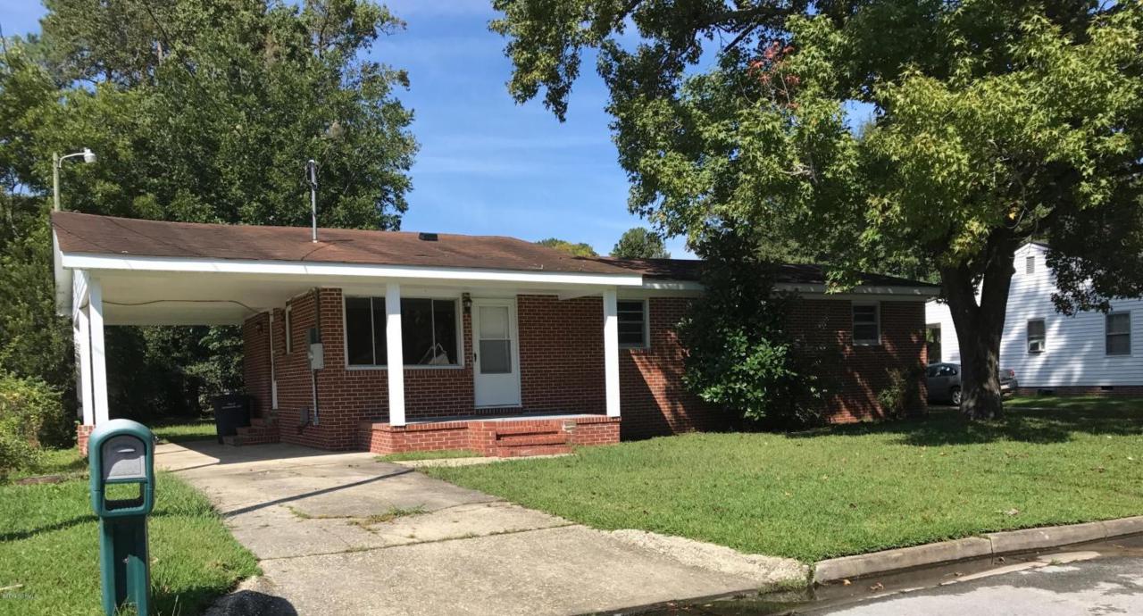 105 Court Street, Jacksonville, NC 28540 (MLS #100032571) :: Century 21 Sweyer & Associates