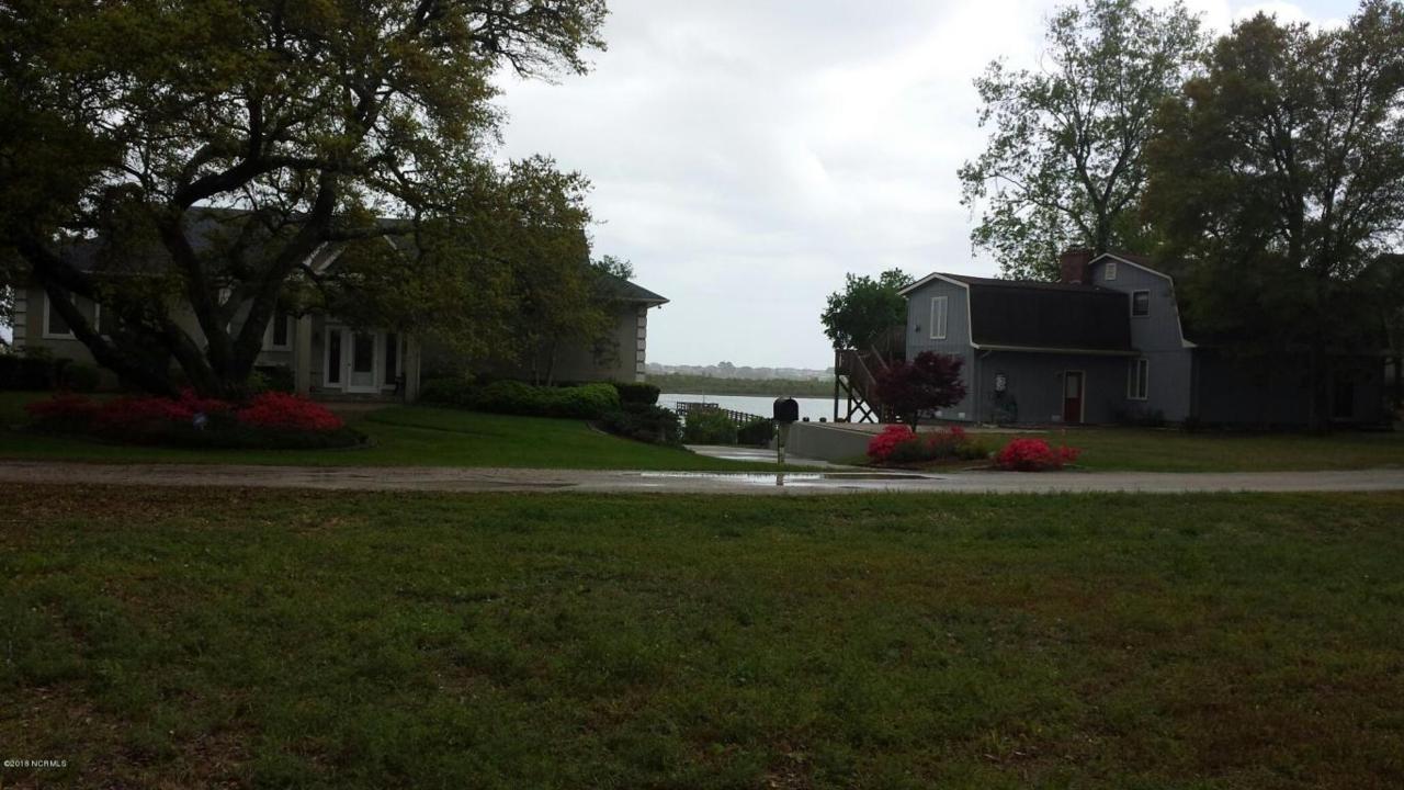 213 Shoreline Drive - Photo 1