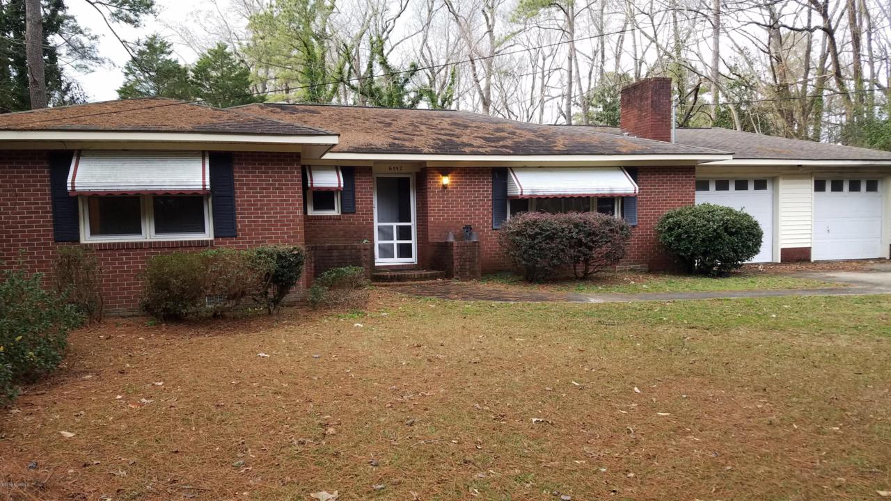 6592 Highland Boulevard - Photo 1