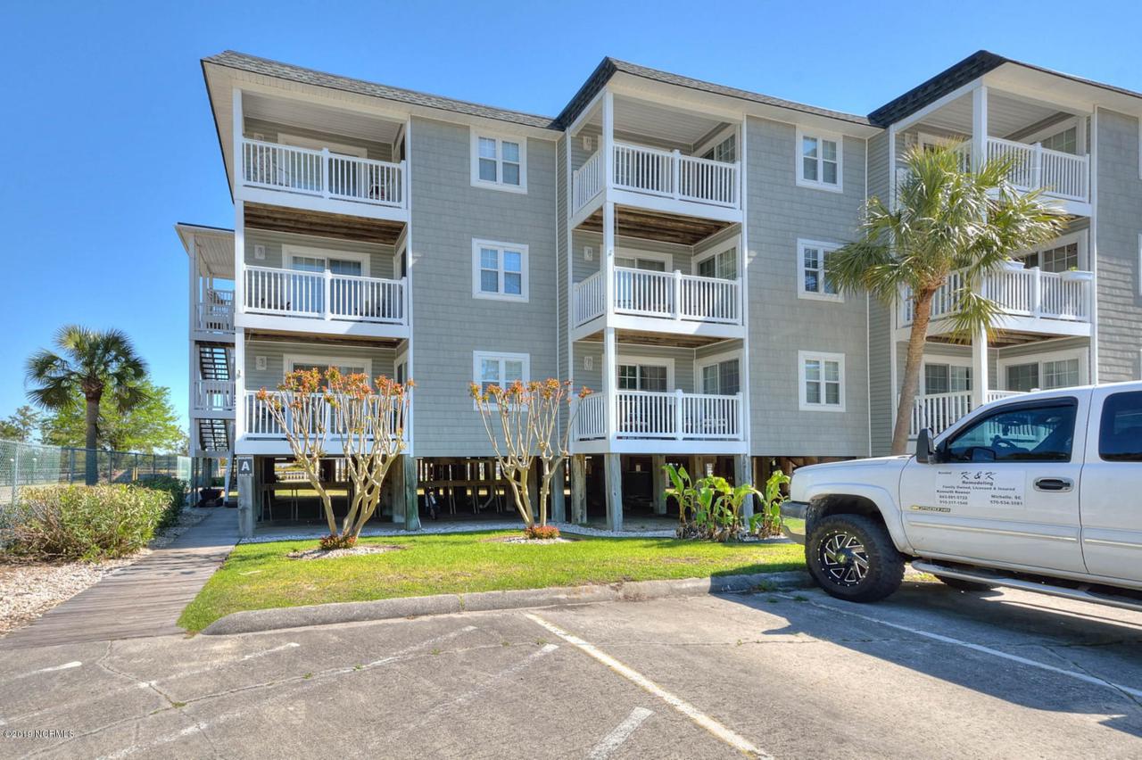 5400 Yacht Drive - Photo 1