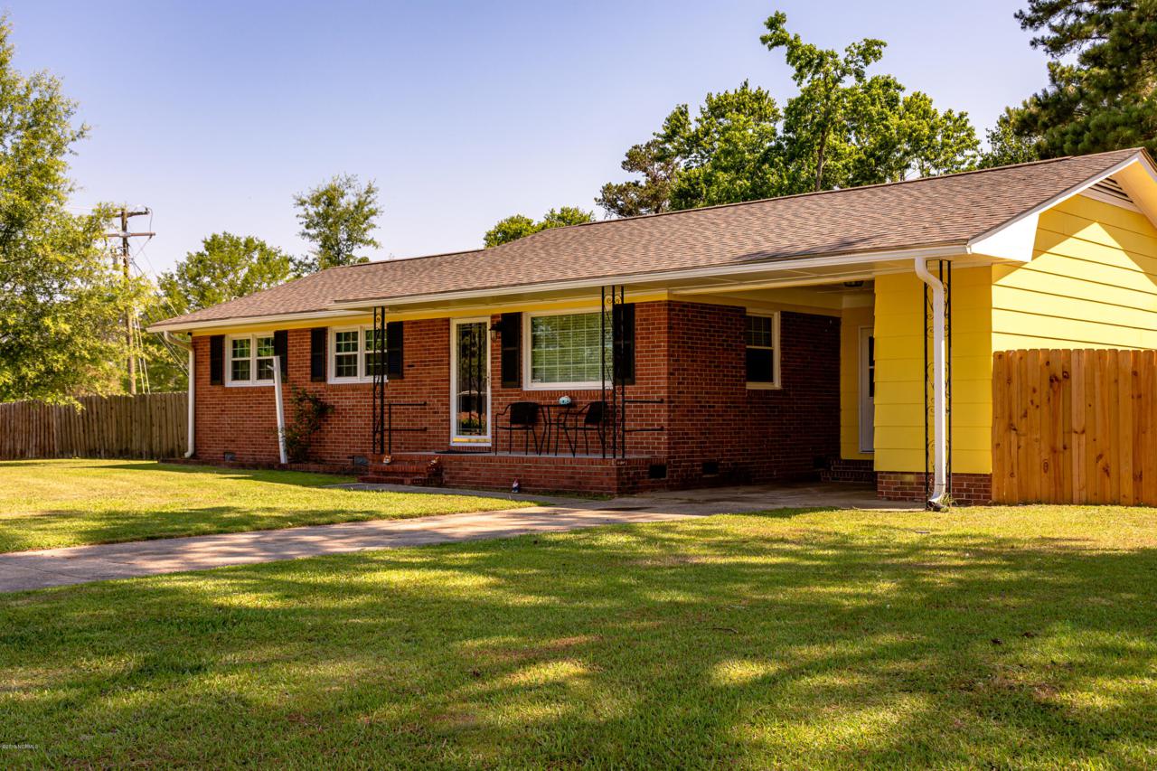 1 Oxford Drive - Photo 1