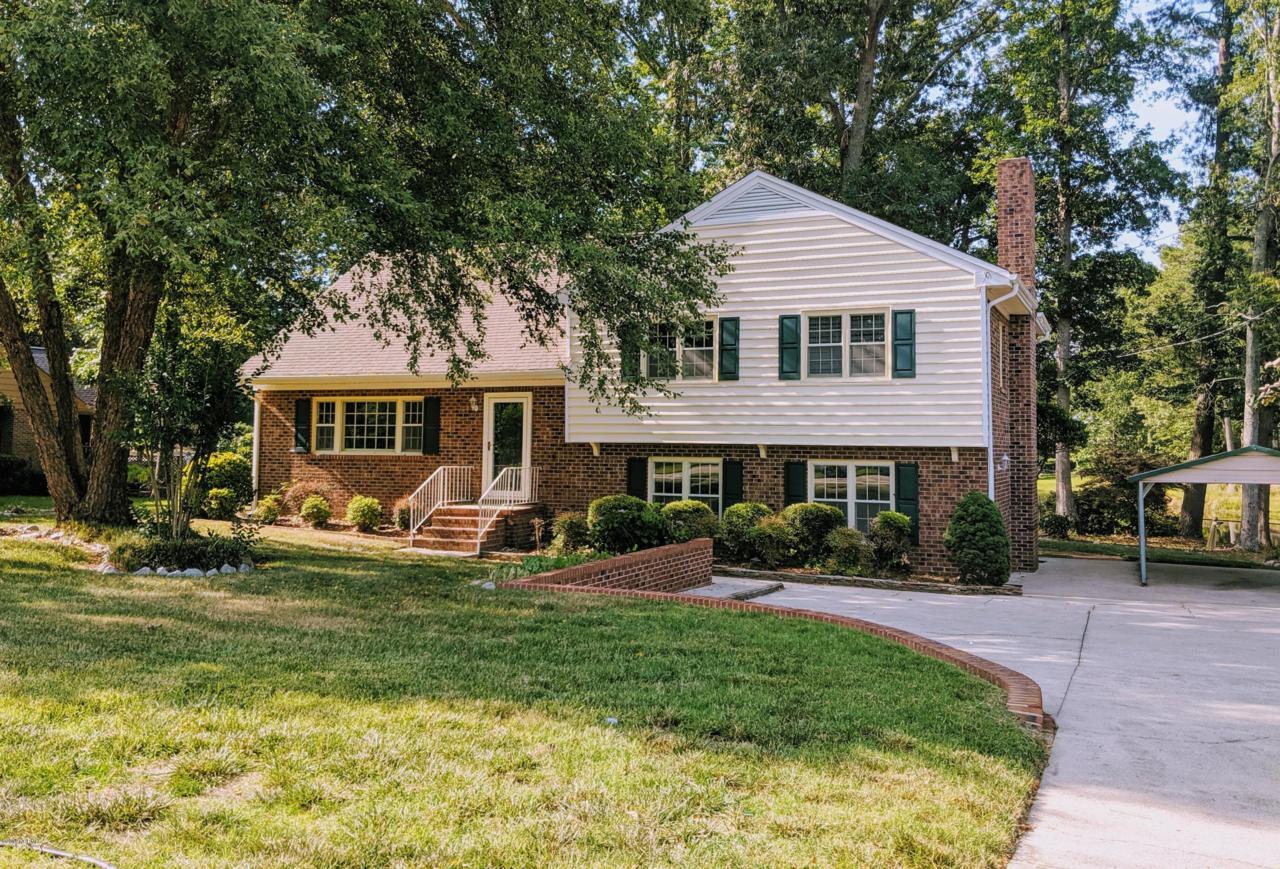 1103 Forest Hills Road - Photo 1