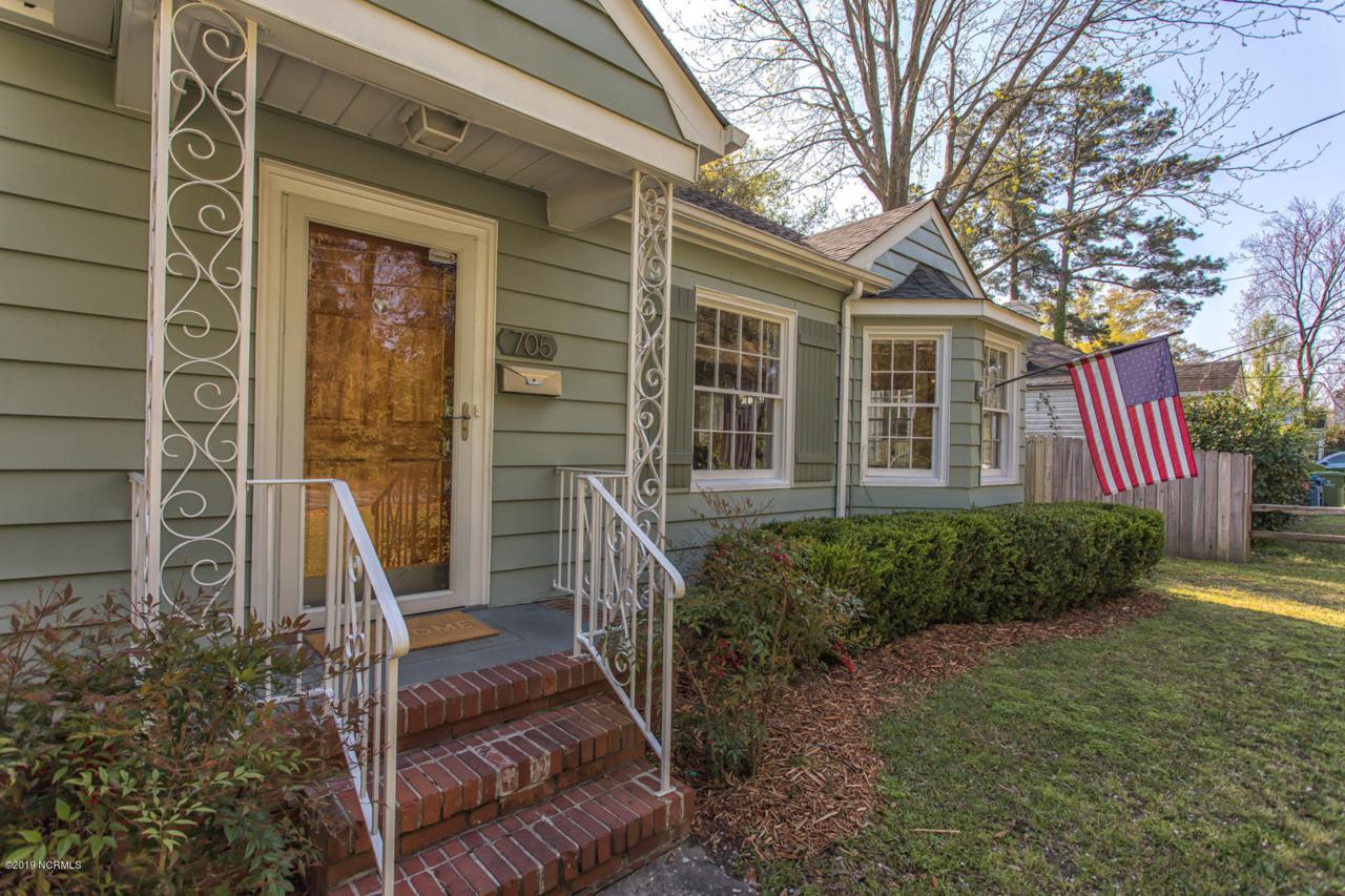 705 Mercer Avenue - Photo 1