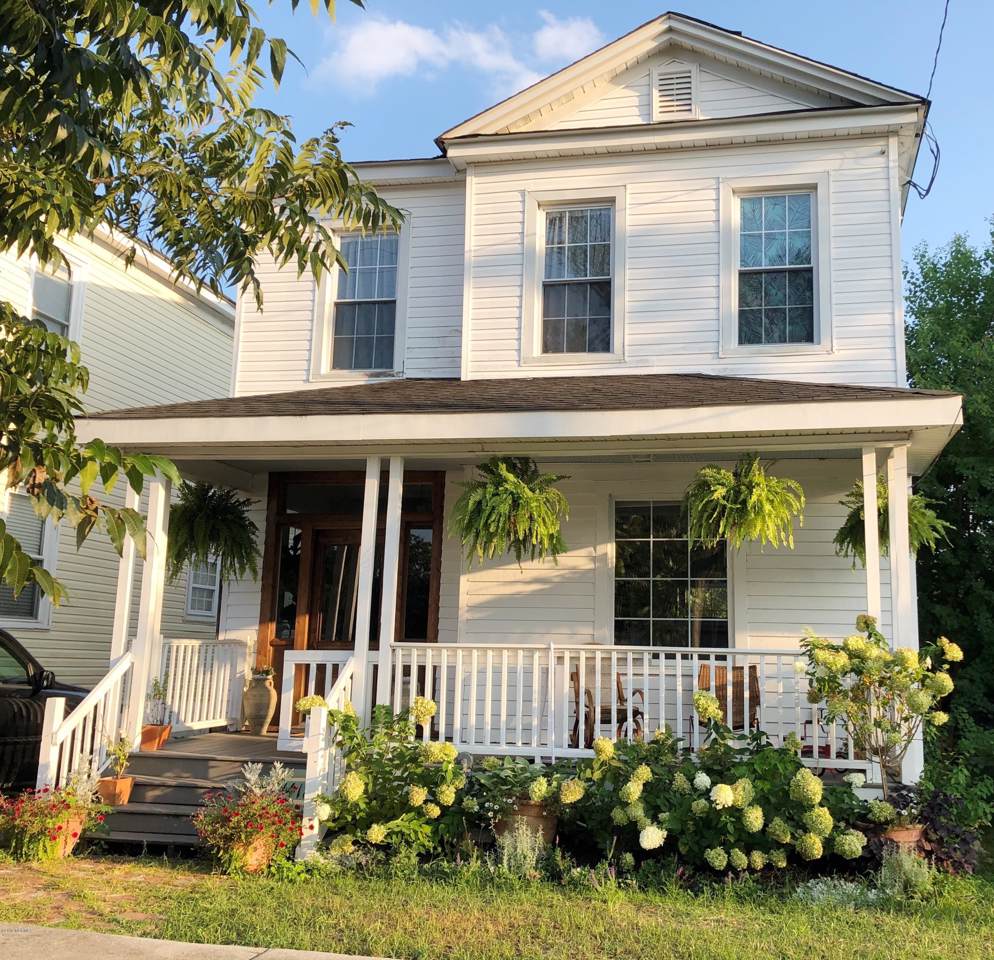 1418 Dock Street - Photo 1