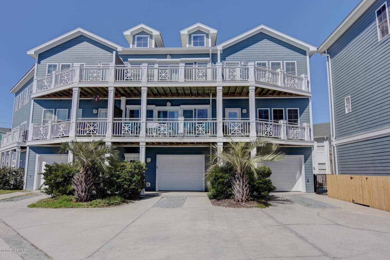 202 Fort Fisher Boulevard - Photo 1