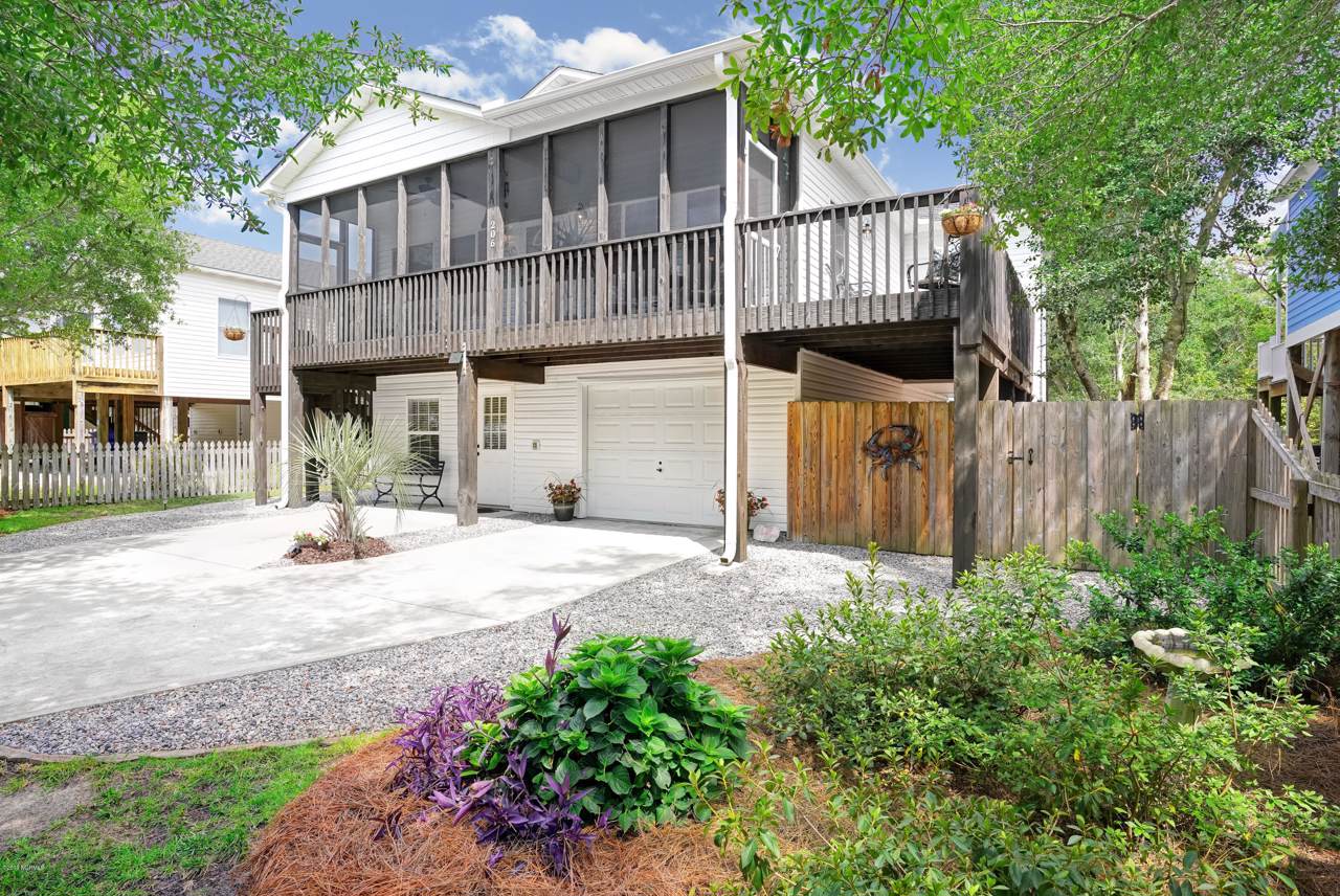 206 41st Street - Photo 1