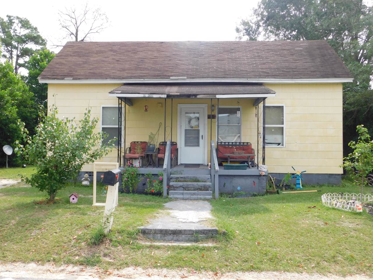 8 6th Street - Photo 1