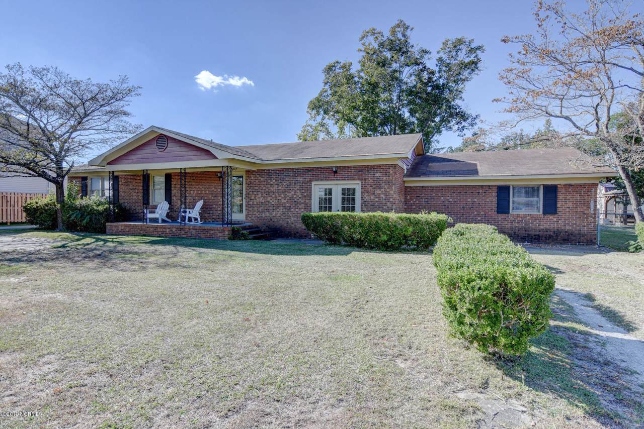 105 Dresser Lane - Photo 1