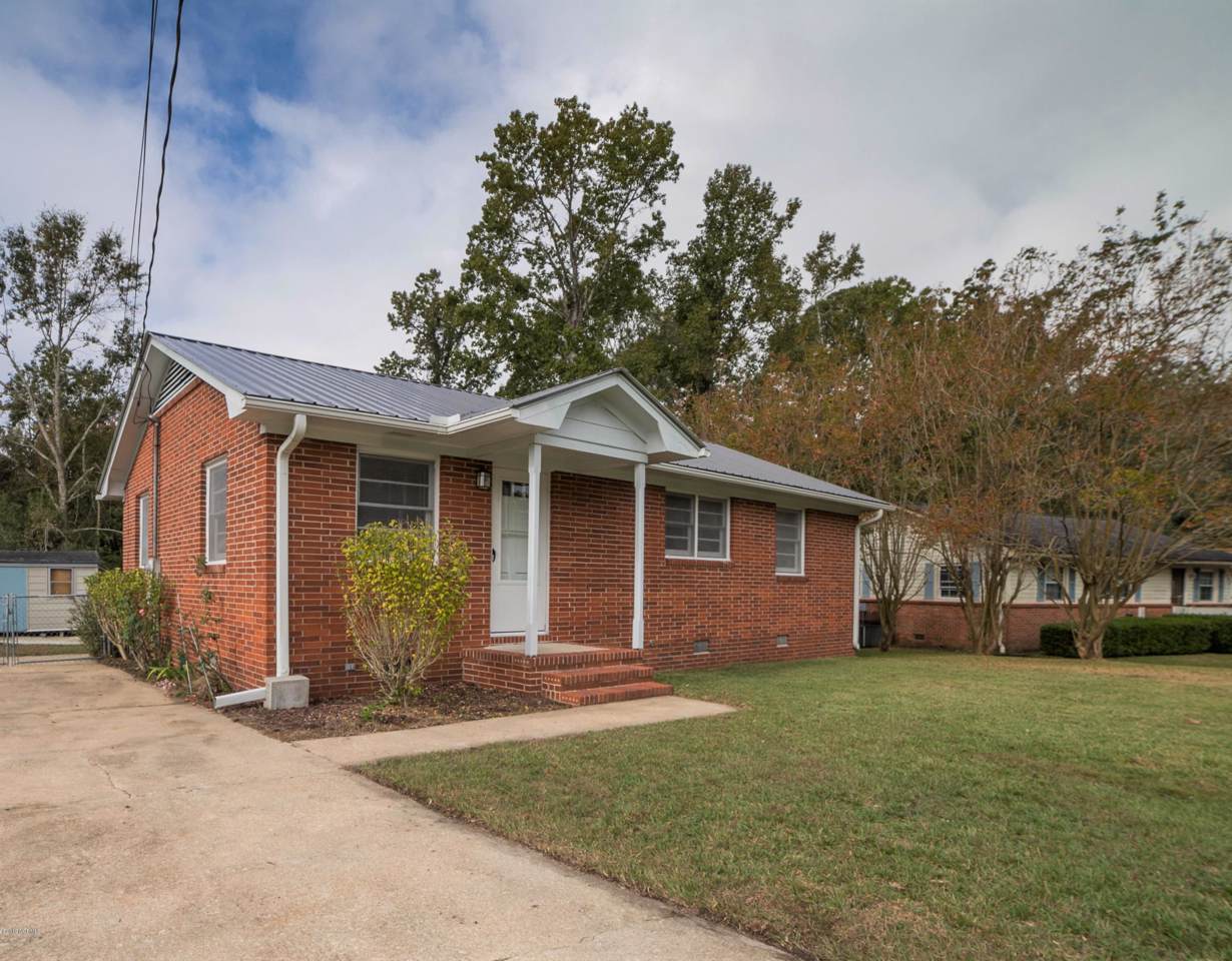 607 Dennis Road - Photo 1