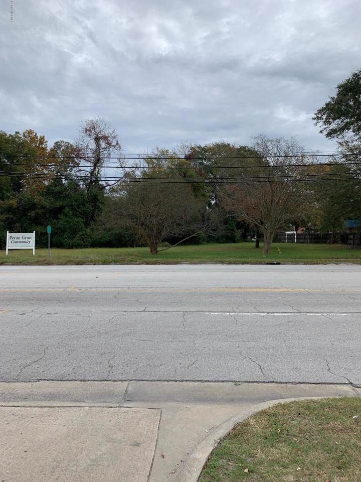 829 Carolina Avenue - Photo 1