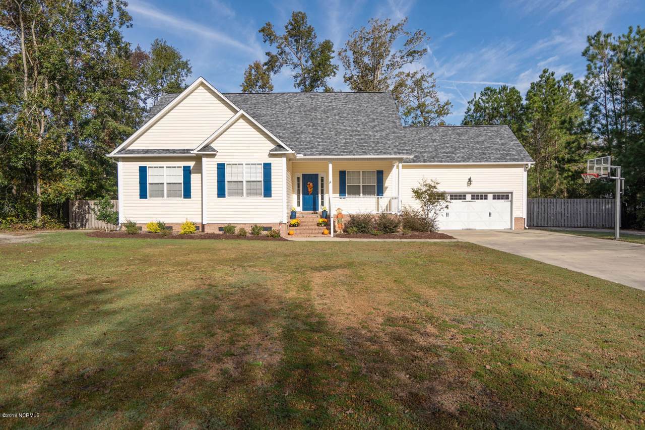 403 Knollwood Drive - Photo 1