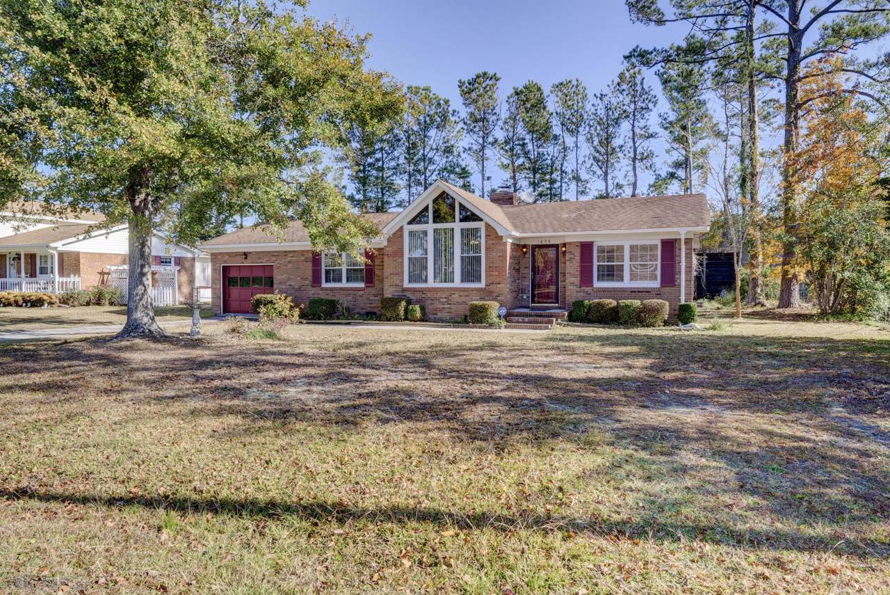 1858 Loganberry Road - Photo 1