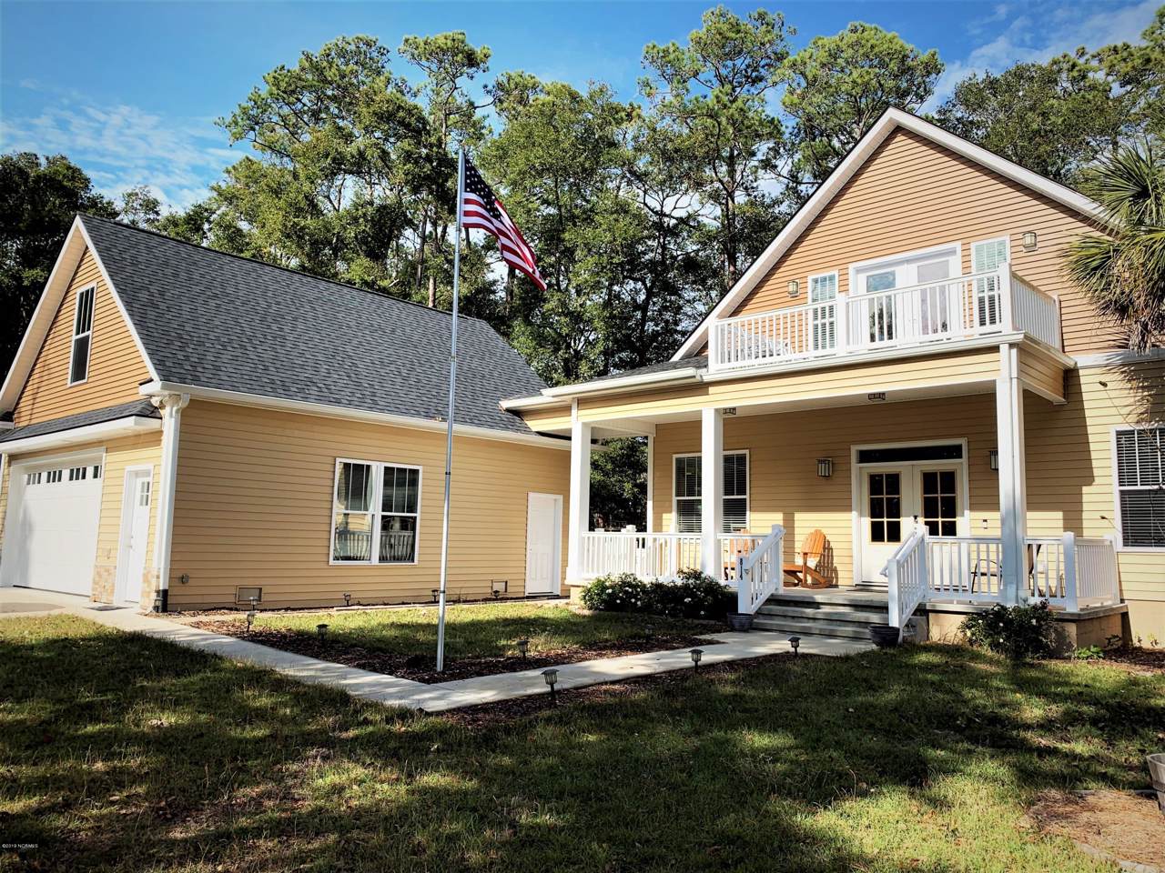814 Shoreline Drive - Photo 1