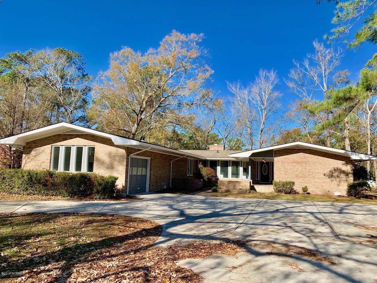 417 Plantation Drive - Photo 1