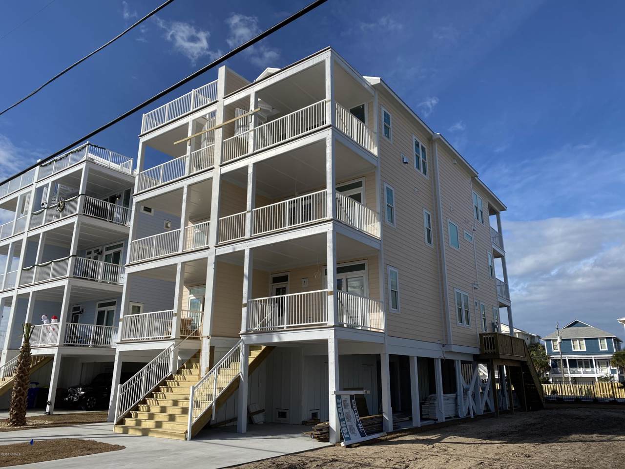 411 Carolina Beach Avenue - Photo 1