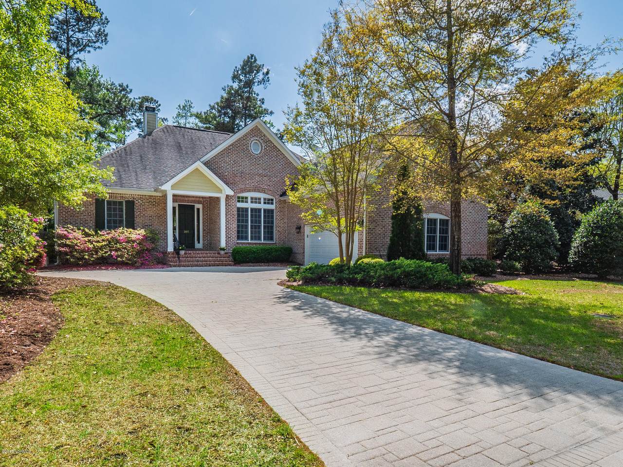 207 Grayhawk Circle - Photo 1