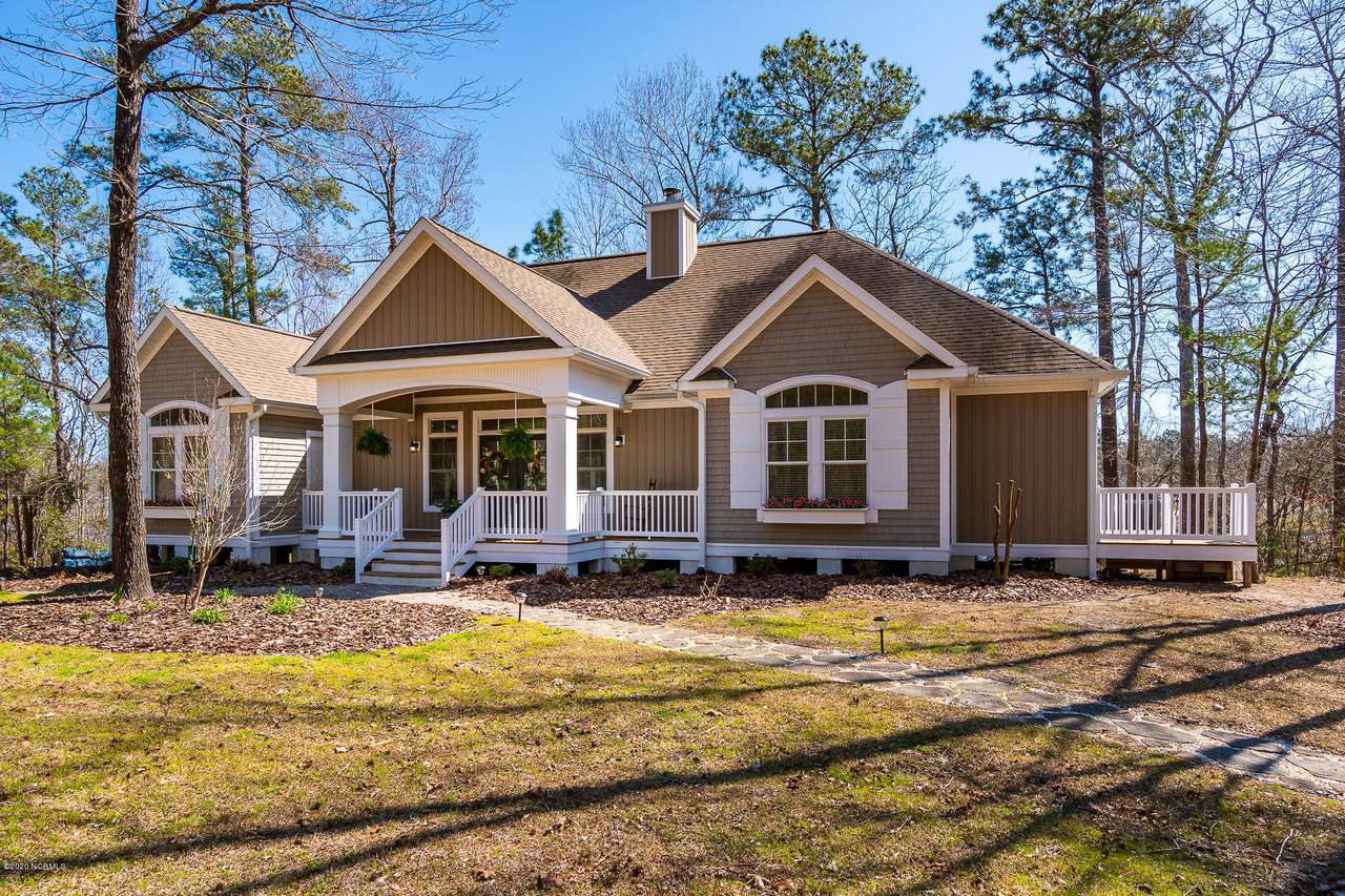 207 Elizabeth Road - Photo 1