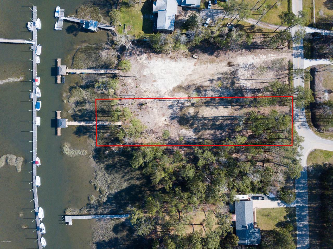 142 Point Drive - Photo 1