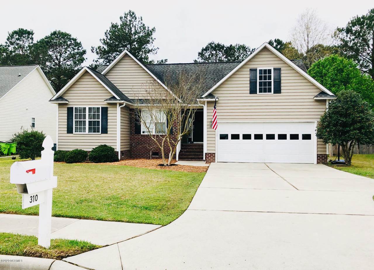 310 Belle Oaks Drive - Photo 1