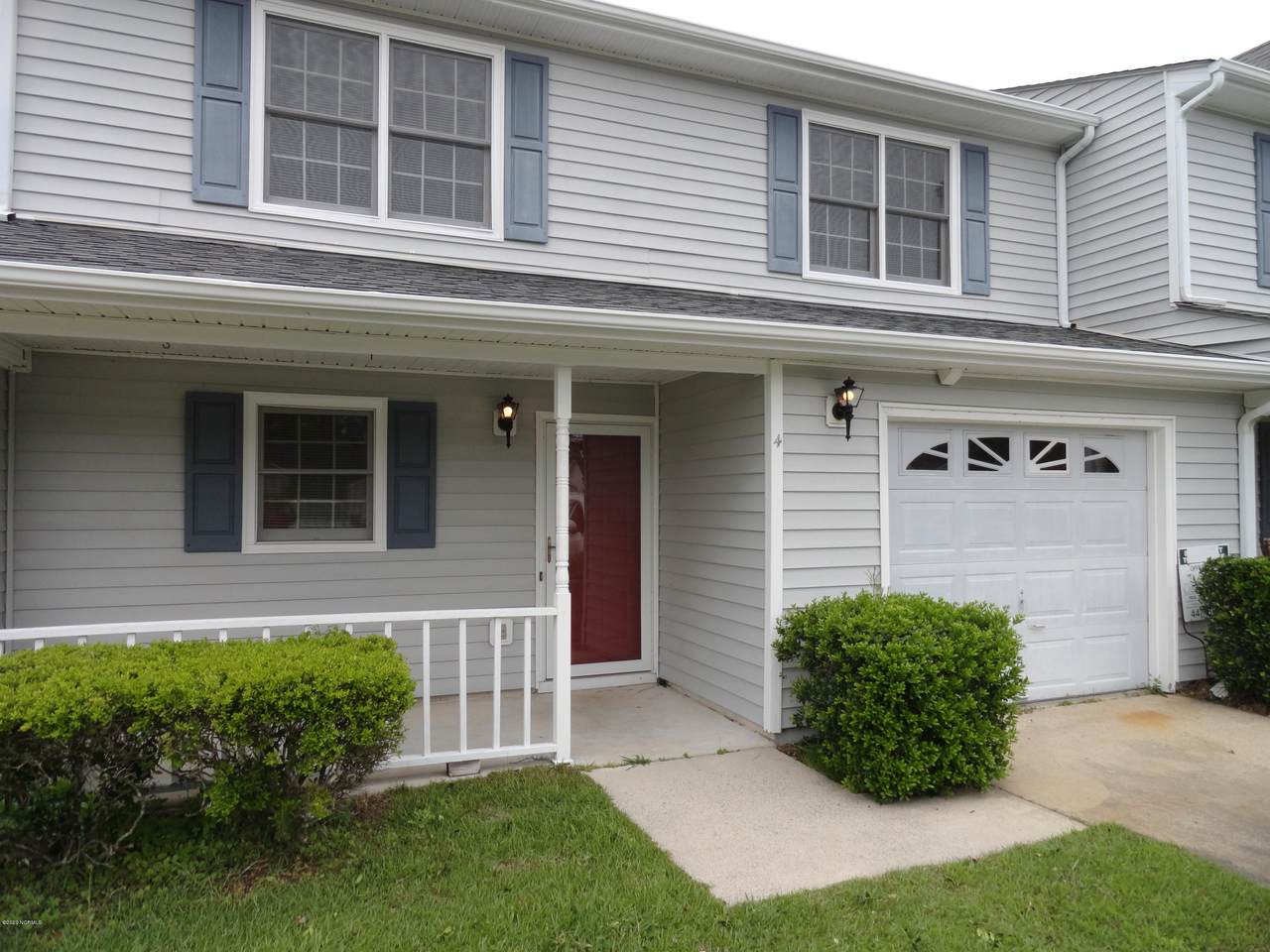 345 Carolina Pines Boulevard - Photo 1 345 Carolina Pines Boulevard - Photo 1