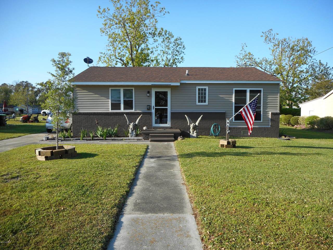 2004 Emeline Place - Photo 1 2004 Emeline Place - Photo 1