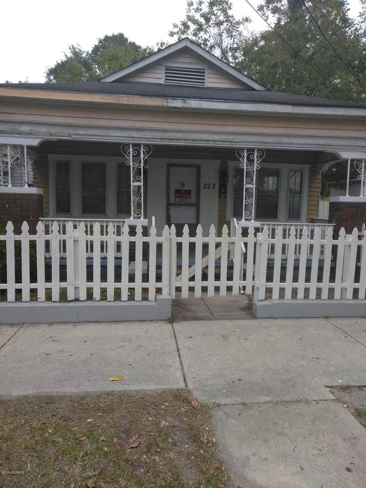 223 13th Street - Photo 1