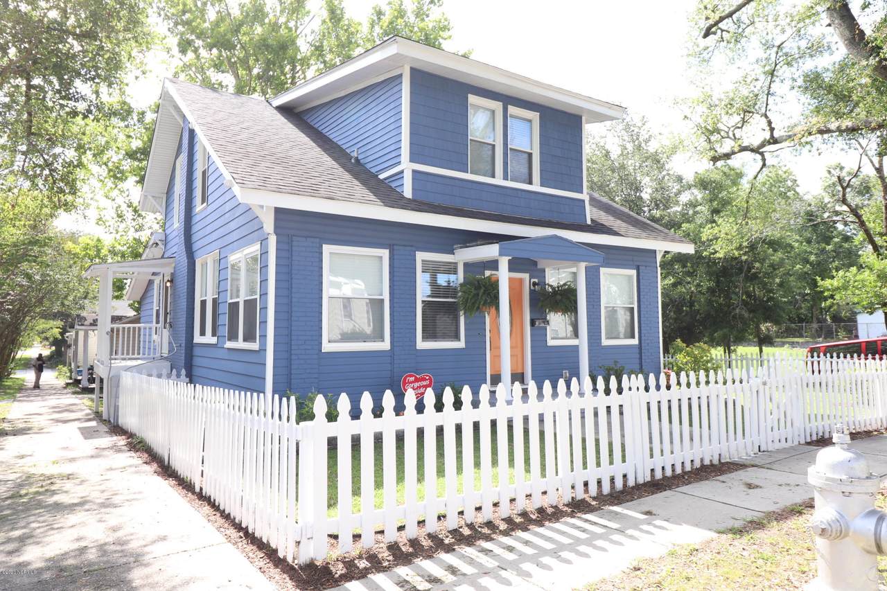 1120 4th Street - Photo 1