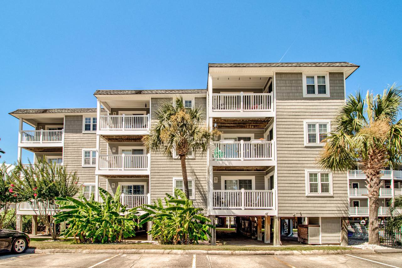 5400 Yacht Drive - Photo 1