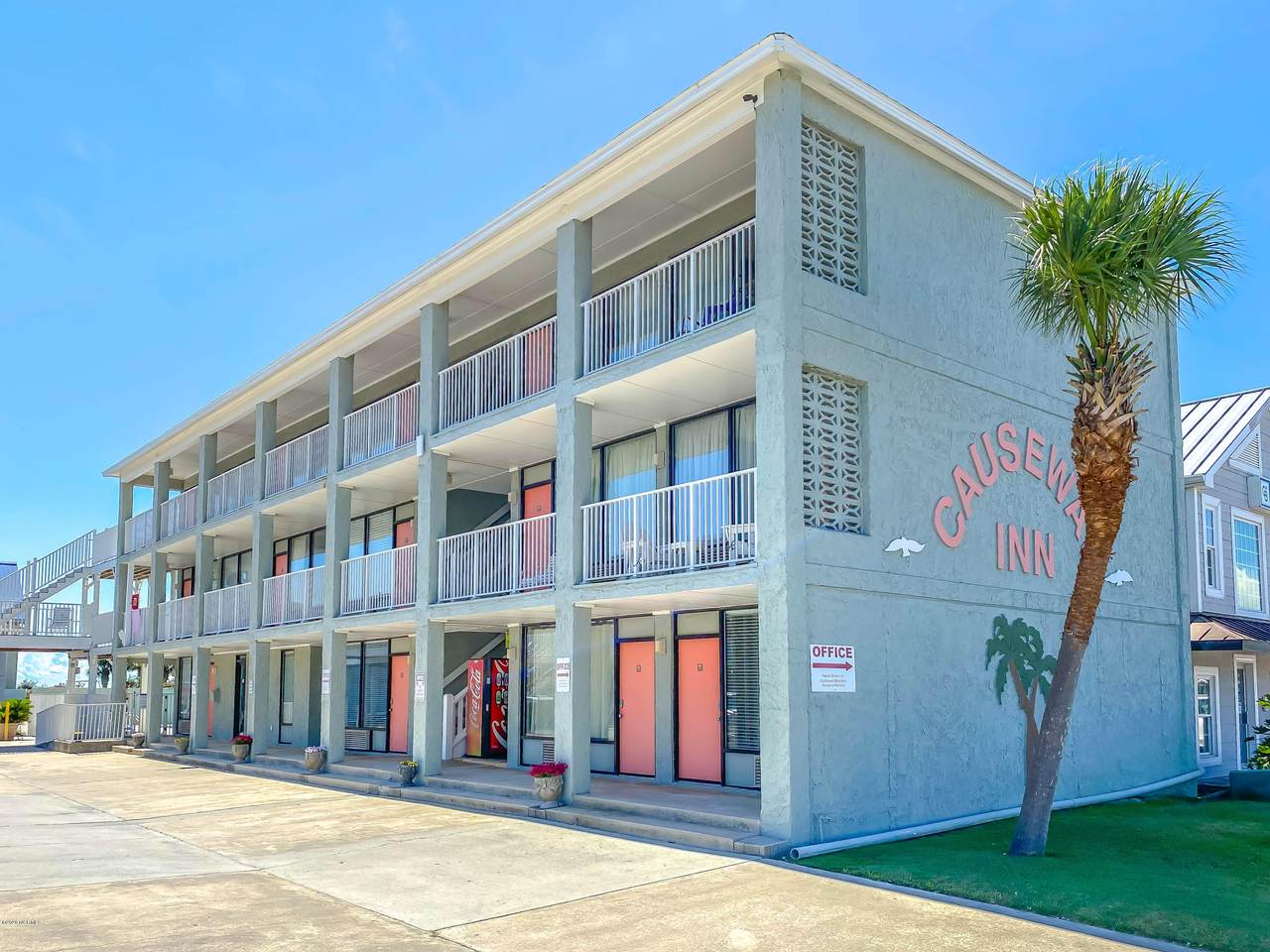 12 Causeway Drive - Photo 1