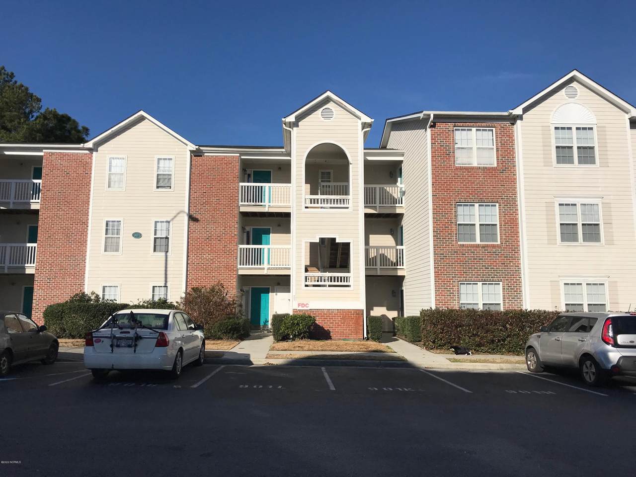904 Litchfield Way - Photo 1