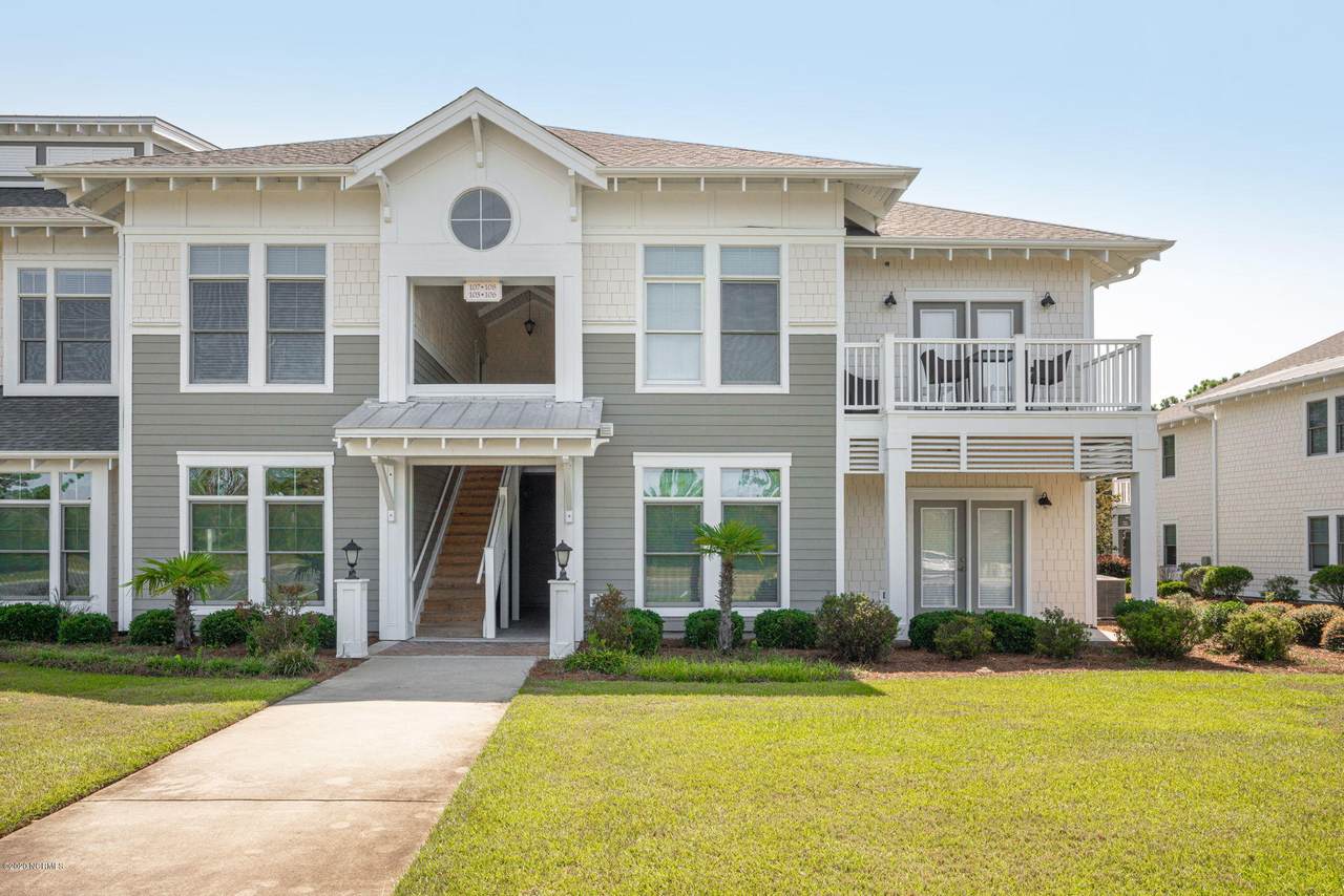 2537 St James Drive - Photo 1