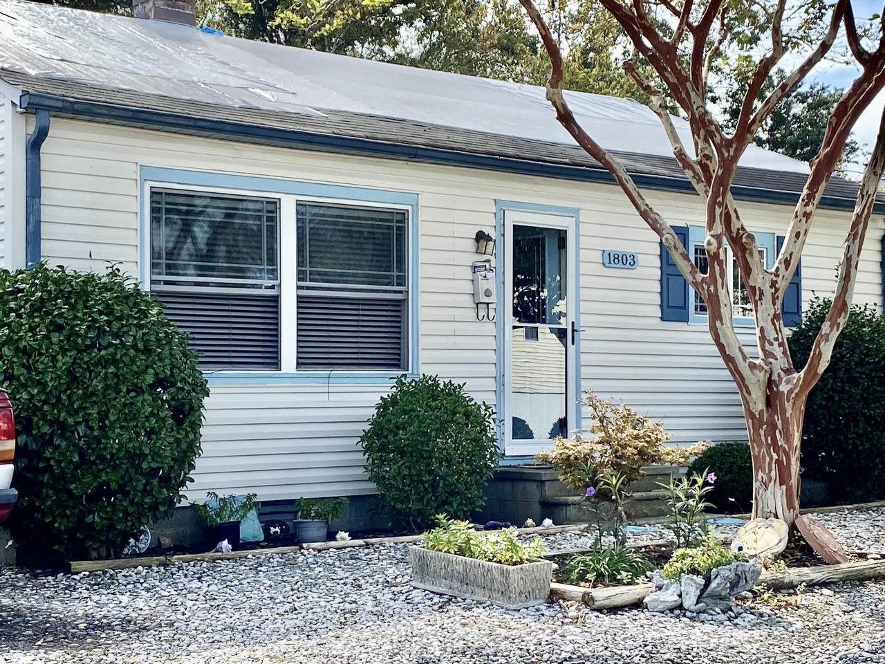 1803 Bay Street - Photo 1