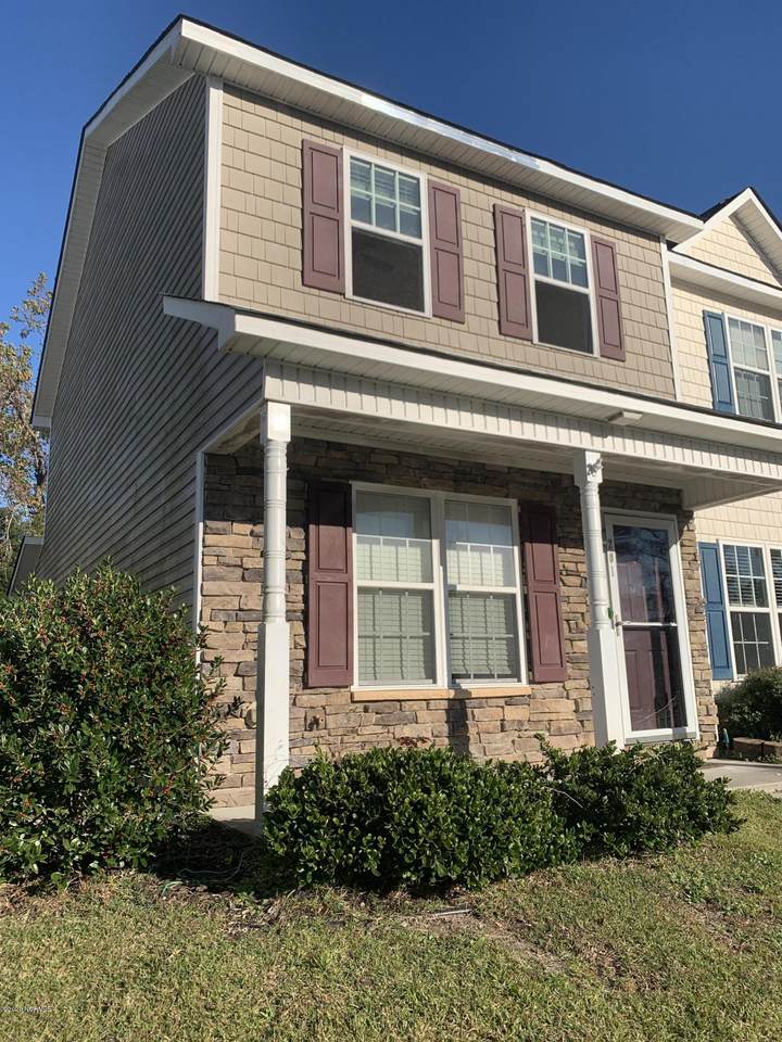 27 Doris Avenue - Photo 1