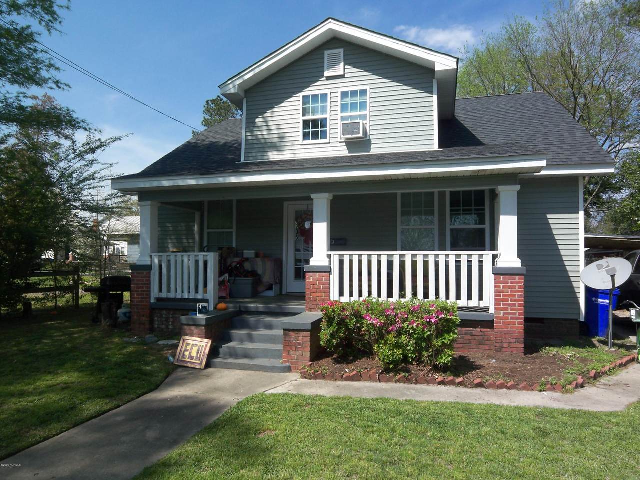205 13th Street - Photo 1