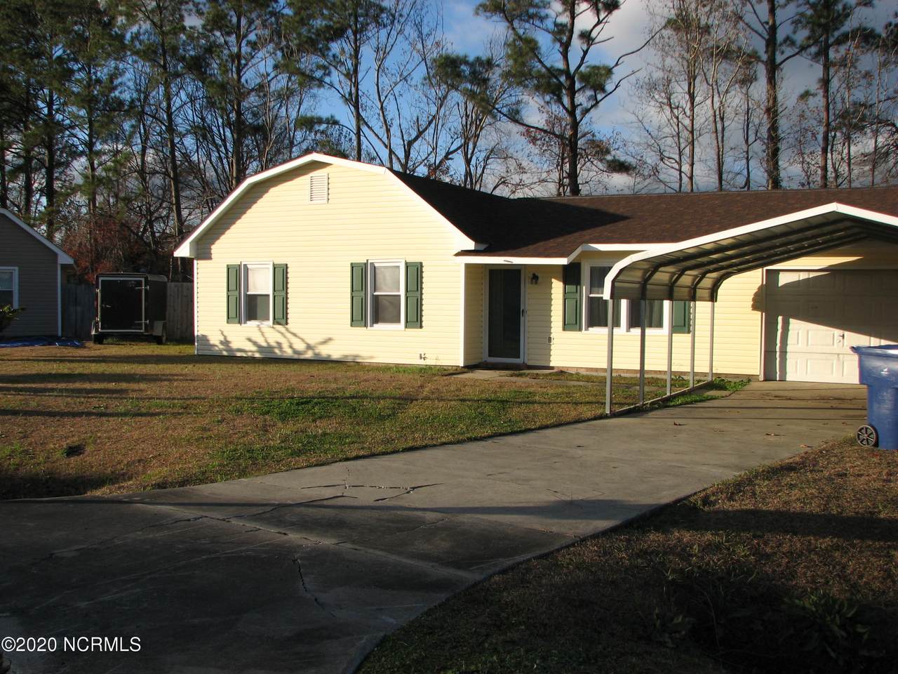 312 Deacon Court - Photo 1